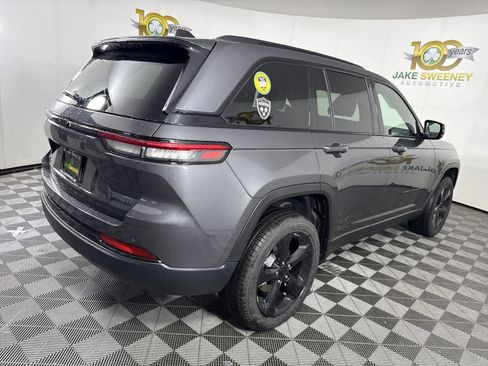 New 2025 Jeep Grand Cherokee Limited image 10