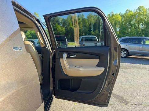 Used 2012 GMC Acadia SLT AWD/4WD image 16