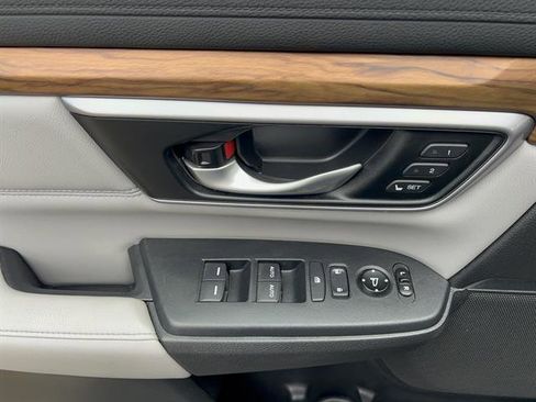Used 2017 Honda CR-V Touring image 10