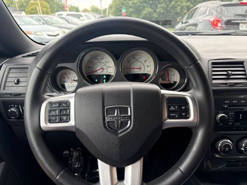 Used 2013 Dodge Challenger SXT RWD image 18