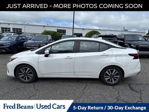 Certified 2023 Nissan Versa SV FWD image 3