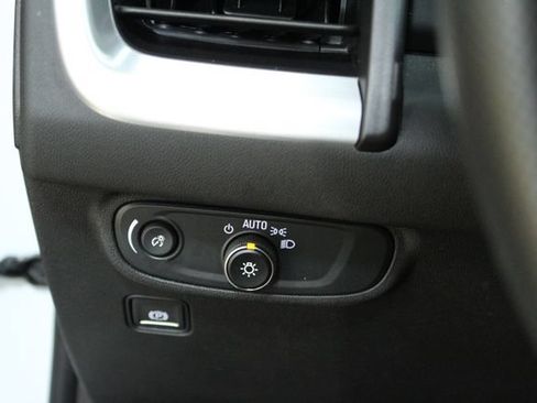 Used 2024 GMC Terrain SLE w/ LPO, Floor Liner Package FWD image 15
