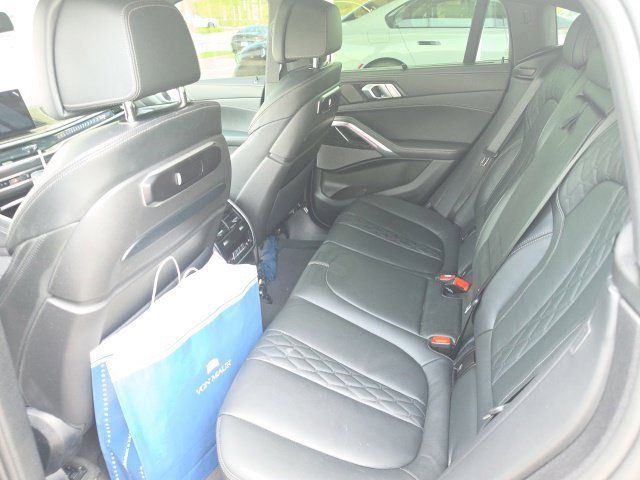 Certified 2025 BMW X6 xDrive40i w/ Executive Package AWD/4WD image 5