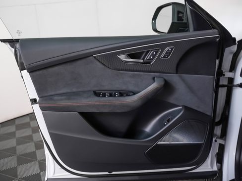 Used 2025 Audi RS Q8 performance image 25