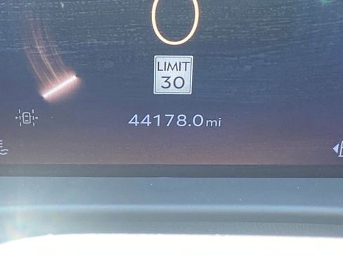 Used 2025 Lincoln Aviator Reserve w/ Equipment Group 201A AWD/4WD image 11