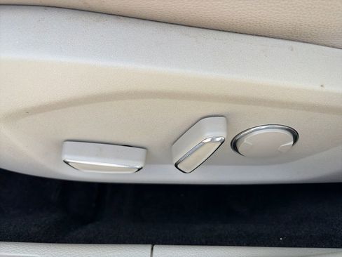 Used 2019 Ford Fusion SEL FWD image 18