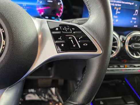 Certified 2025 Mercedes-Benz GLB 250 image 19