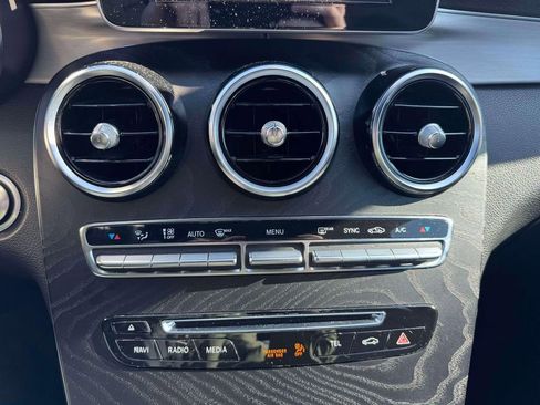 Used 2019 Mercedes-Benz GLC 300 GLC 300 image 29
