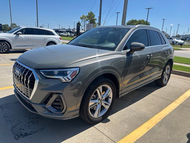 Used 2021 Audi Q3 2.0T Premium Plus AWD/4WD image 13