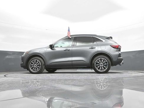 Used 2025 Ford Escape SE w/ PHEV Premium Package image 41