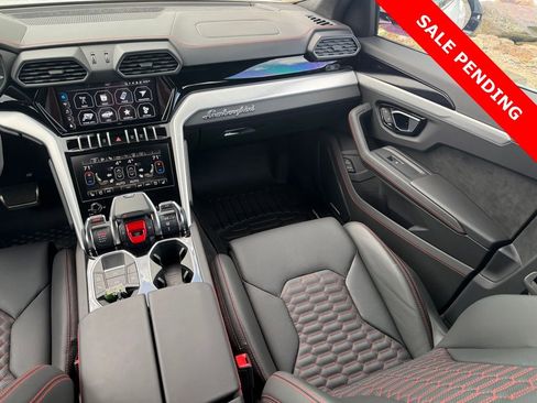 Used 2022 Lamborghini Urus image 15