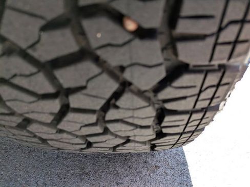 Used 2019 Chevrolet Silverado 1500 LTZ image 12