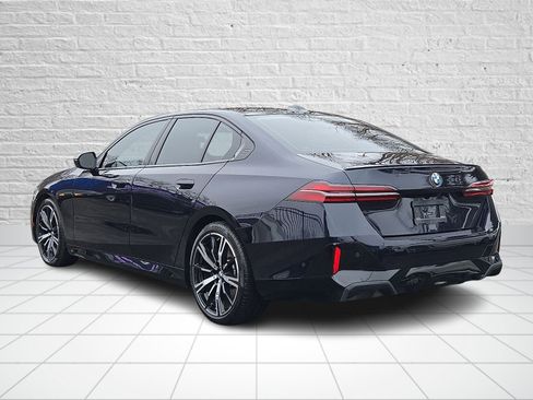 Used 2024 BMW 540i xDrive 540i xDrive w/ Premium Package image 4