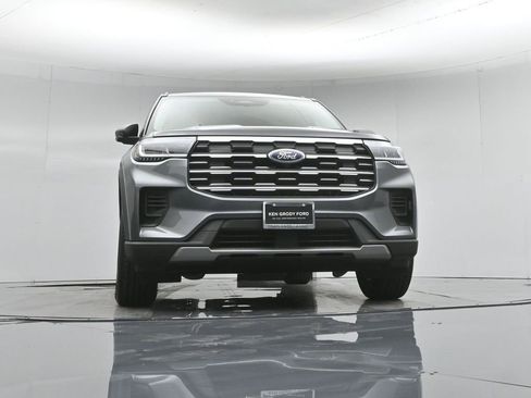 New 2026 Ford Explorer Active RWD image 44