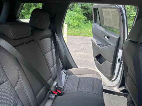 Used 2025 Chevrolet Equinox LT FWD image 33