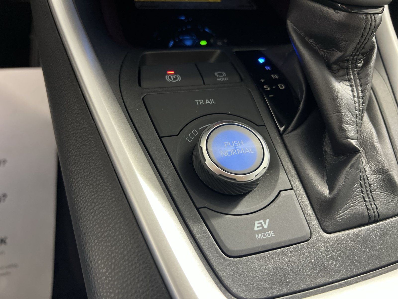 Used 2019 Toyota RAV4 Limited AWD/4WD image 33