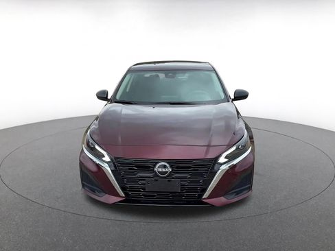 Used 2025 Nissan Altima 2.5 SV FWD image 4