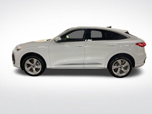 Used 2025 Audi Q5 Premium Plus w/ Premium Plus AWD/4WD image 2