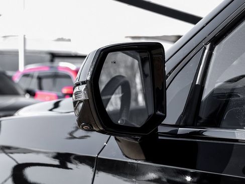 Used 2022 Chevrolet Suburban LT w/ Luxury Package image 44