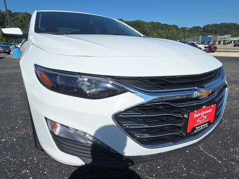 Used 2023 Chevrolet Malibu LT FWD image 11