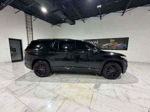 Used 2021 Chevrolet Traverse Premier w/ Redline Edition image 4