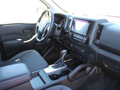 Used 2024 Nissan Frontier S w/ Technology Package AWD/4WD image 18