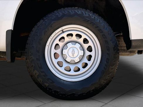 Used 2023 Chevrolet Silverado 1500 W/T w/ WT Value Package AWD/4WD image 11