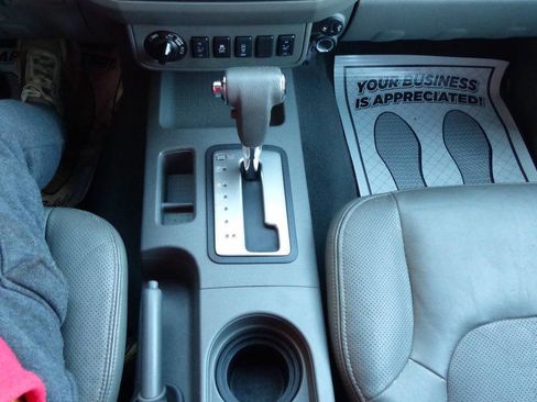 Used 2019 Nissan Frontier SL image 34