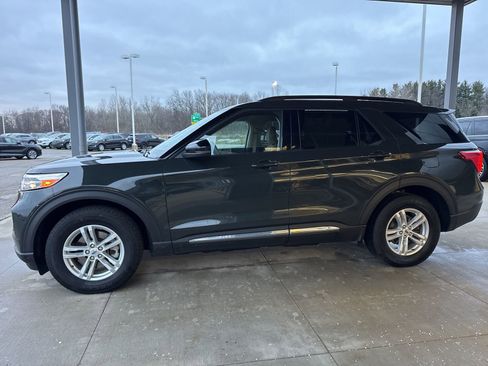 Certified 2023 Ford Explorer XLT w/ Equipment Group 202A image 4
