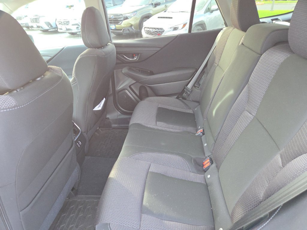 Used 2025 Subaru Outback Premium AWD/4WD image 9