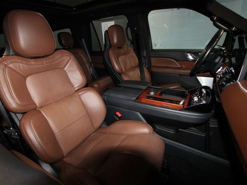 Used 2024 Lincoln Navigator Reserve AWD/4WD image 26