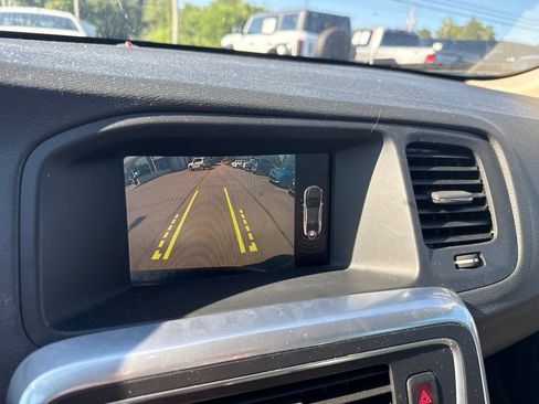 Used 2018 Volvo S60 T5 Dynamic w/ Vision Package AWD/4WD image 18