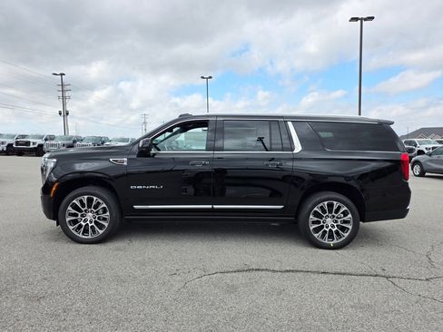 New 2026 GMC Yukon XL Denali w/ Sun & Power Step Package AWD/4WD image 4