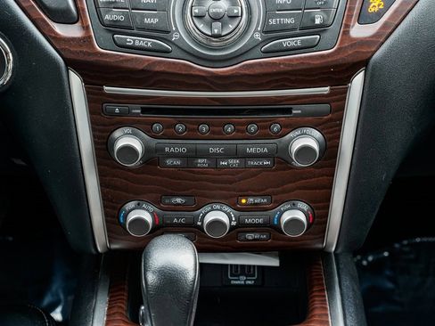 Used 2018 Nissan Pathfinder Platinum image 12