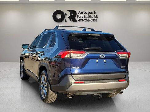 Used 2019 Toyota RAV4 Limited image 4