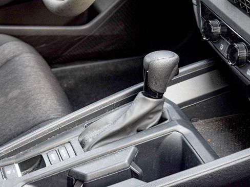 Certified 2023 Honda Accord EX image 9