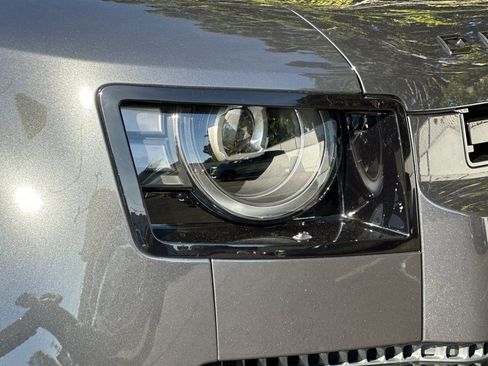 New 2026 Land Rover Defender 110 X-Dynamic SE image 10