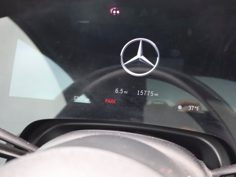 Used 2023 Mercedes-Benz EQS 580 4MATIC SUV w/ Exclusive Trim Package image 10