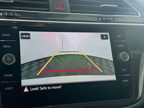 Used 2024 Volkswagen Tiguan SE FWD image 21