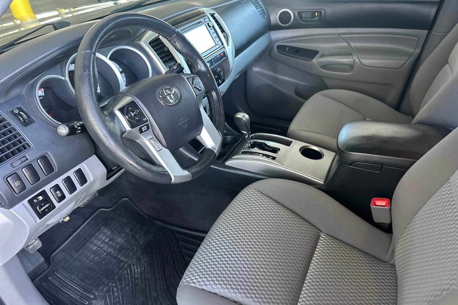 Used 2014 Toyota Tacoma PreRunner w/ SR5 Package RWD image 9