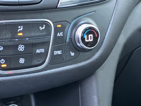 Used 2024 Chevrolet Equinox LT image 30