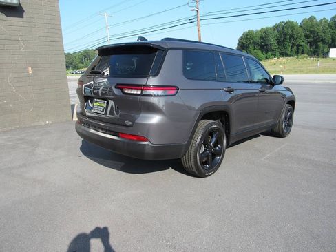Used 2025 Jeep Grand Cherokee L Altitude RWD image 4
