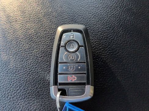 Used 2018 Ford Expedition XLT w/ Equipment Group 202A RWD image 30