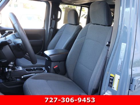 Used 2024 Jeep Wrangler Willys image 2