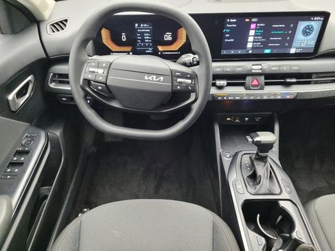 Used 2025 Kia K4 FWD image 22