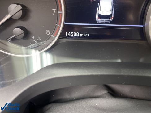 Used 2023 Nissan Rogue SV w/ SV Premium B Package image 15