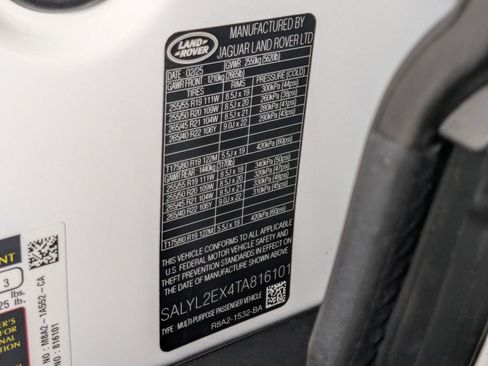 New 2026 Land Rover Range Rover Velar Dynamic SE image 19