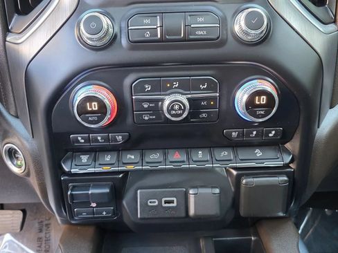 Used 2020 GMC Sierra 2500 Denali w/ Denali Ultimate Package AWD/4WD image 15