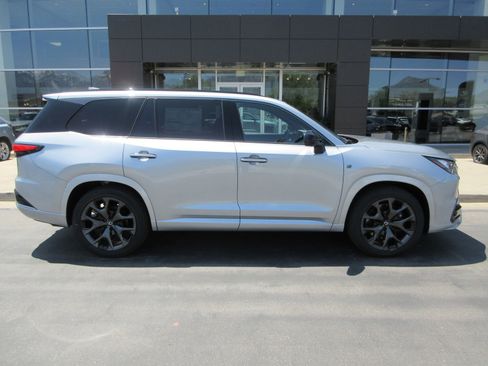 New 2026 Lexus TX 500h AWD image 8