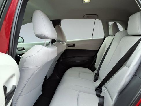 Used 2024 Toyota Corolla Cross LE image 11